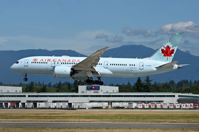 Boeing 787-8 (C-GHPT)