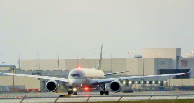 Airbus A350-900 (A7-ALR)