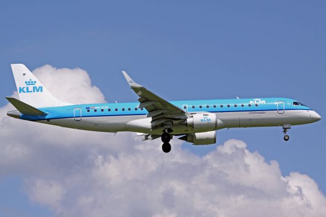 Embraer ERJ-190 (PH-EZP)