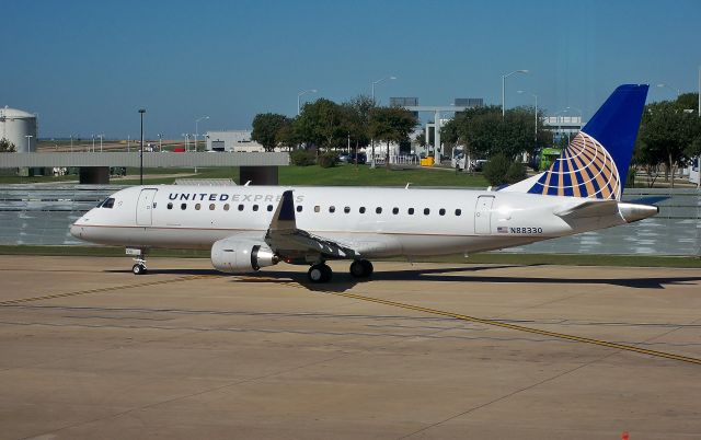 Embraer 175 (N88330) - United Express (Mesa) EJR-175LR N88330 at AUS on Nov 18, 2015.