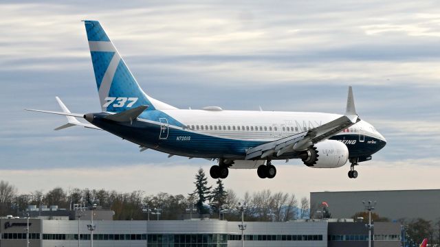 Boeing 737 MAX 7 (N7201S) - BOE001 on final to Rwy 16R during a flight test from KBFI on 11.11.19. (B37M / ln 6744 / cn 42561).