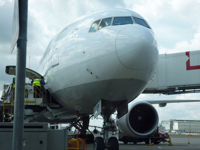 Boeing 777-200 (VT-JEP)