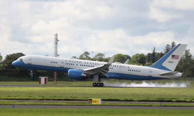 09-0015 — - air force one c-32a 09-0015 landing at shannon 6/6/19.