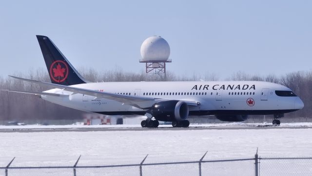 Boeing 787-8 (C-GHPQ)