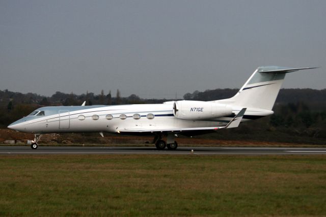 Gulfstream Aerospace Gulfstream IV (N71GE) - Departing rwy 26 on 9-Dec-14 heading for LETO.