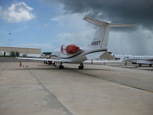 Learjet 60 (N58ST)