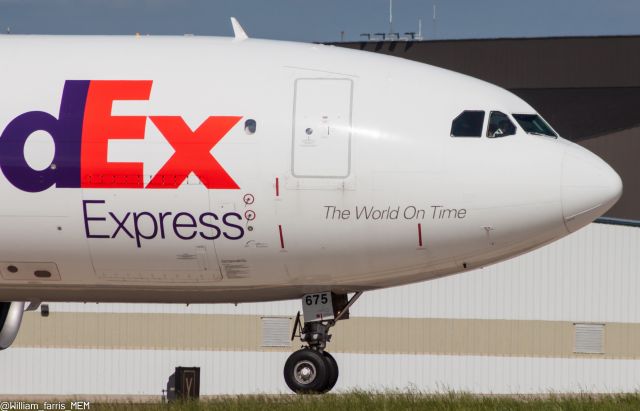 Airbus A300F4-600 (N675FE) - N675FE taxis to runway 18L at MEM