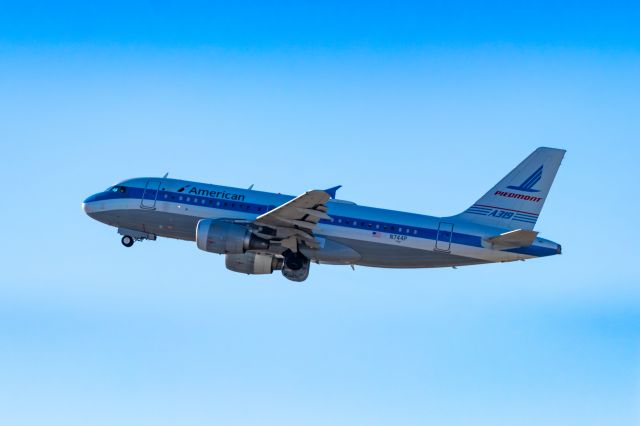 Airbus A319 (N744P) - American Airlines A319 in Piedmont retro livery taking off from PHX on 10/29/22. Taken with a Canon 850D and Tamron 70-200 G2 lens.