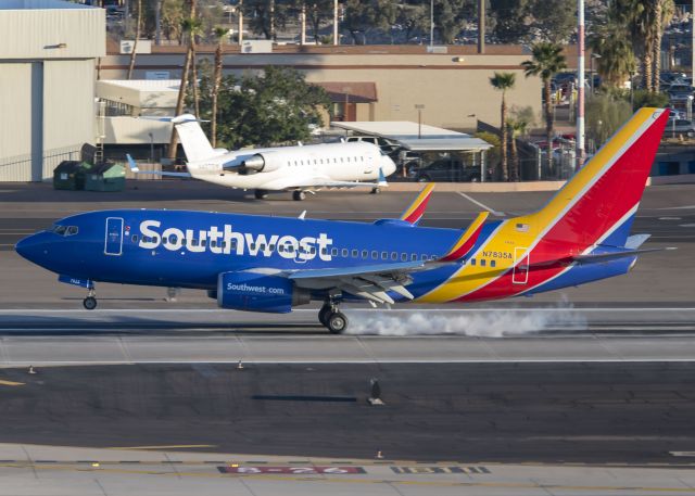 Boeing 737-700 (N7835A)
