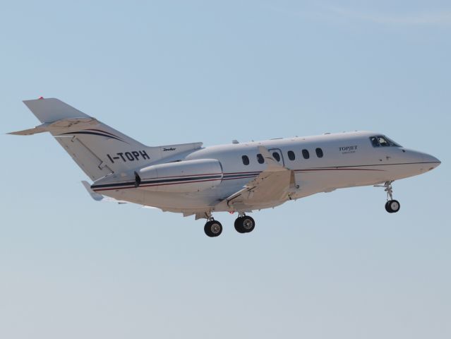 Hawker 800 (I-TOPH)