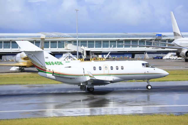 Hawker 800 (N684DK) - N684DK departing TNCM