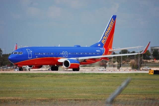 Boeing 737-800 (N8320J) - I saw many, many of these.