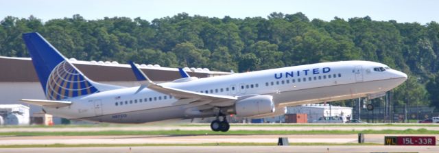 Boeing 737-800 (N87513)