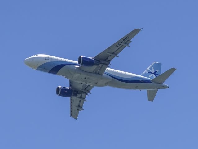 Airbus A320 (XA-BIO)
