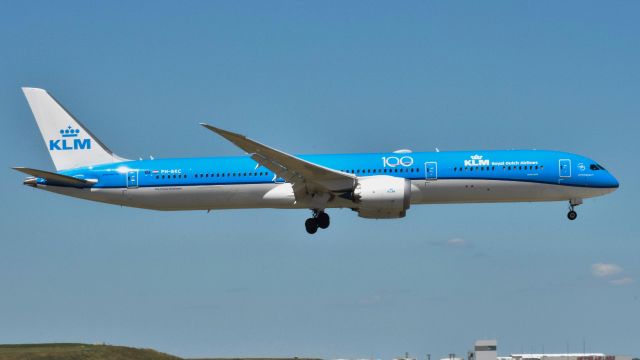 Boeing 787-8 (PH-BKC) - A KLM 78X landing at ORD