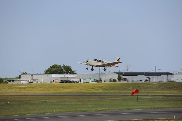Piper Cherokee Arrow (N3559M)
