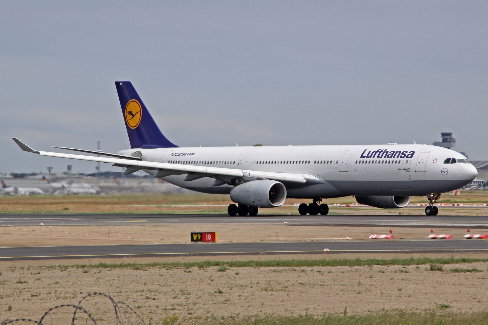 Airbus A330-300 (D-AIKF)