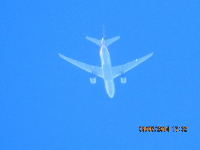 Boeing 777-200 (N772AN) - American Airlines flight 70 from DFW to FRA over Baxter Springs KS (78KS) at 33k feet.