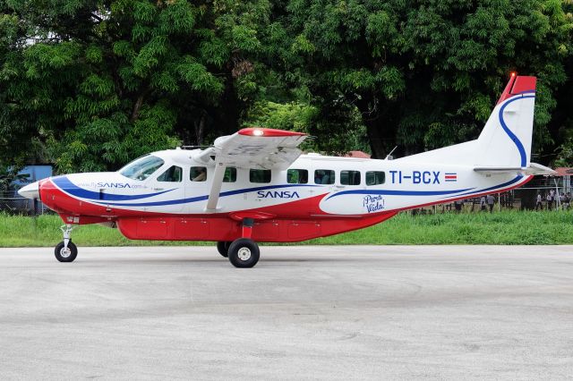 Cessna Caravan (TI-BCX) - Take Off RWY 22