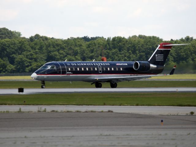 Canadair Regional Jet CRJ-200 (N410AW) - Take off runway 35.