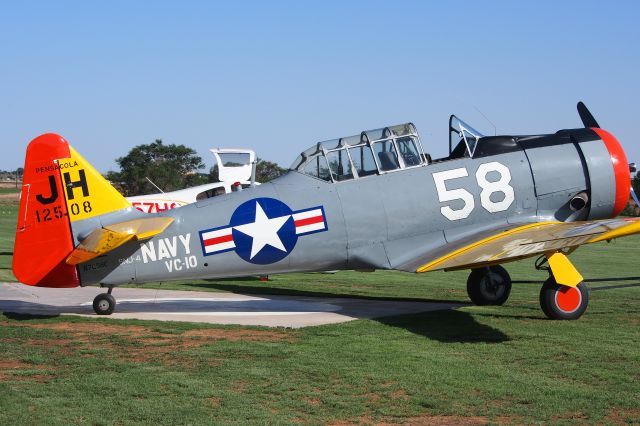 North American T-6 Texan (N7058C)