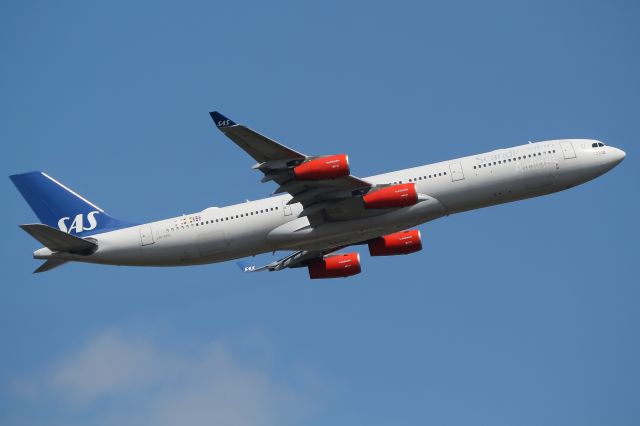 Airbus A340-300 (LN-RKG)