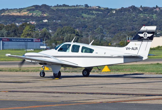 Beechcraft 55 Baron (VH-ALR) - HARTWIG AIR - BEECH B55 BARON (95-B55) - REG VH-ALR (CN TC-1739) - PARAFIELD AIRPORT ADELAIDE SA. AUSTRALIA - YPPF (24/5/2016)