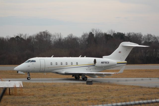 Bombardier Challenger 300 (N876CS)