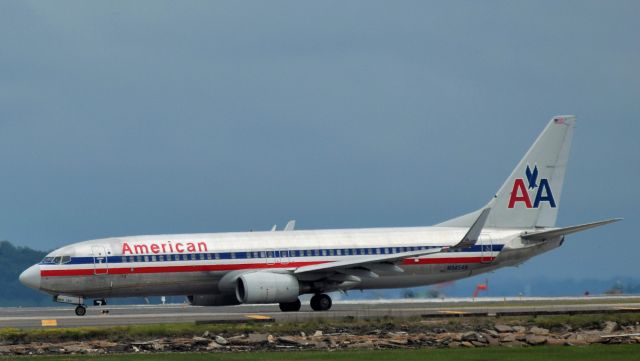 Boeing 737-800 (N945AN)