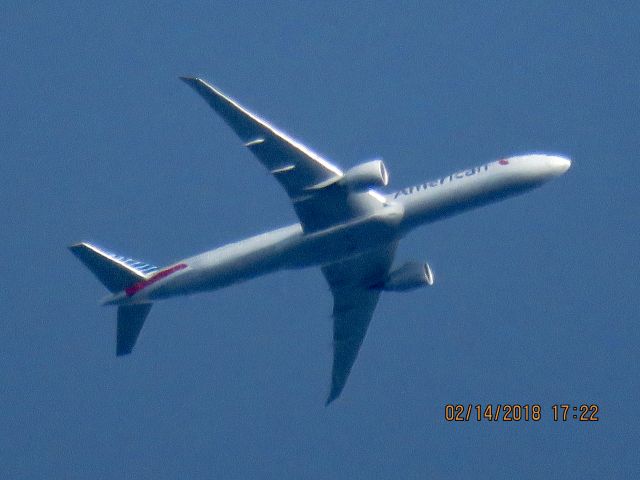 BOEING 777-300ER (N733AR)
