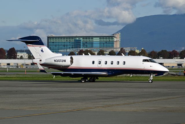 Bombardier Challenger 300 (N307JN)