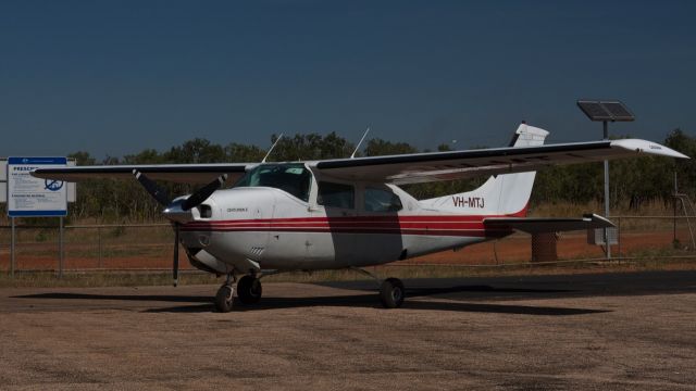 Cessna Centurion (VH-MTJ)