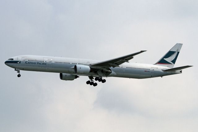 BOEING 777-300 (B-HNE)