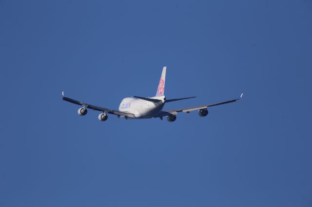 Boeing 747-400 (B-18716)