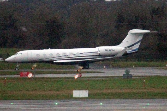 Gulfstream Aerospace Gulfstream G650 (N2425J) - Seen here on 1-Jan-24.