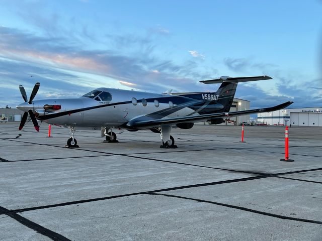 Pilatus PC-12 (N586AT)