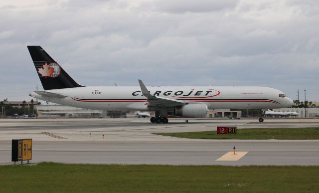 Boeing 757-200 (C-FCJF)