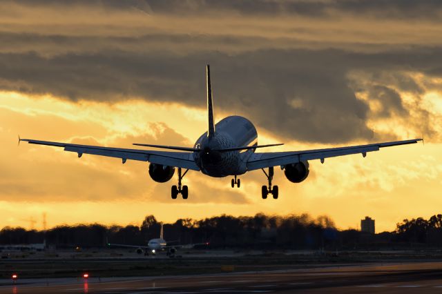 Airbus A320 (EC-MCU)