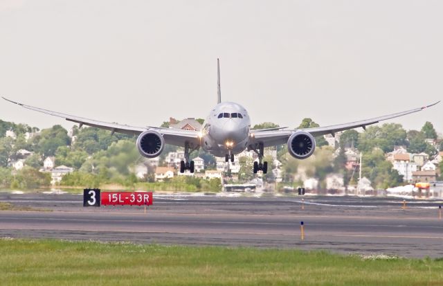 Boeing 787-8 (B-2738) - Flexing @ KBOS Logan 22L arrival