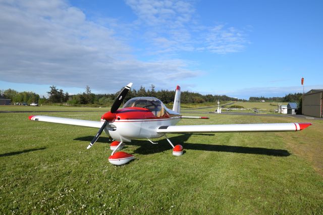 Vans RV-12 (N712WE) - N712WE at KOKH (AJ Eisenberg Field, Oak Harbor, Washington)