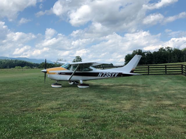 Cessna Skylane (N735YV)