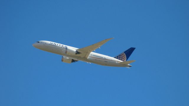 Boeing 787-8 (N26902)