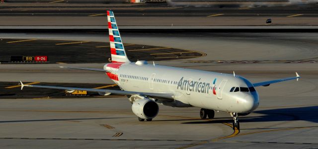 Airbus A321 (N191UW) - phoenix sky harbor international airport 11JAN21