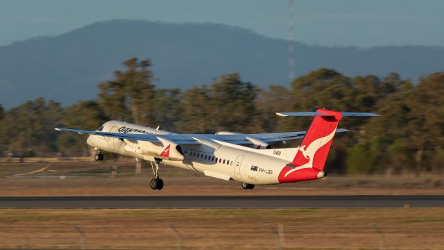 de Havilland Dash 8-400 (VH-LQG)