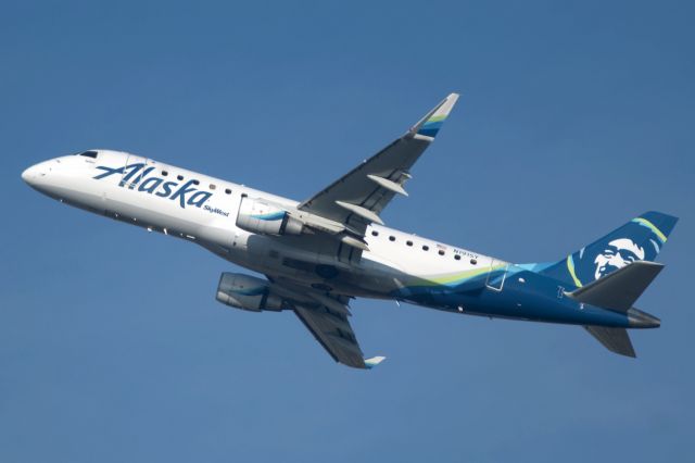 Embraer 175 (N191SY)