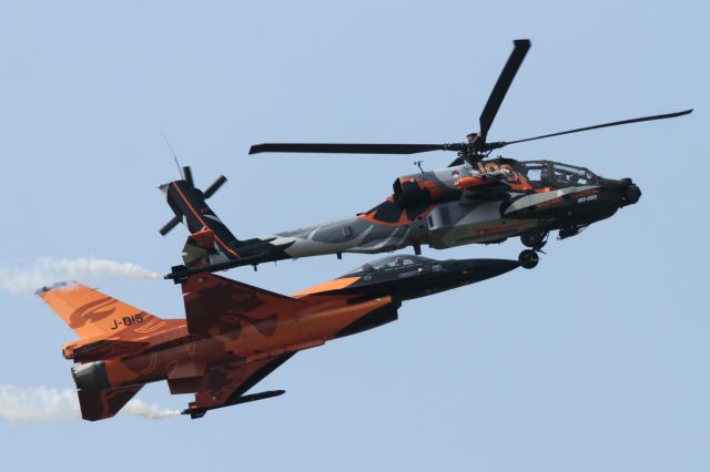 Lockheed F-16 Fighting Falcon (J015) - Flypast with a difference at RIAT 2013.