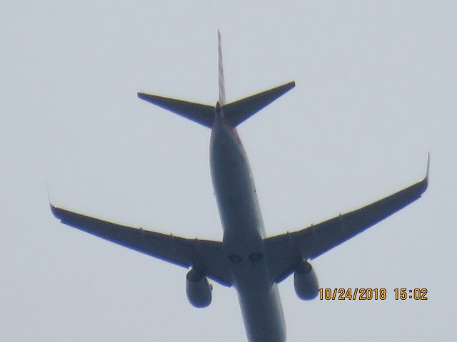 Boeing 737-800 (N907NN) - American Airlines on a maintenance flight over Southeastern Kansas performing a stall test. I think anyways. It was down to 150 mph then they put the power to it. Sounded great.