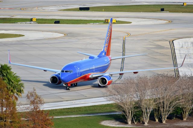 Boeing 737-700 (N264LV)