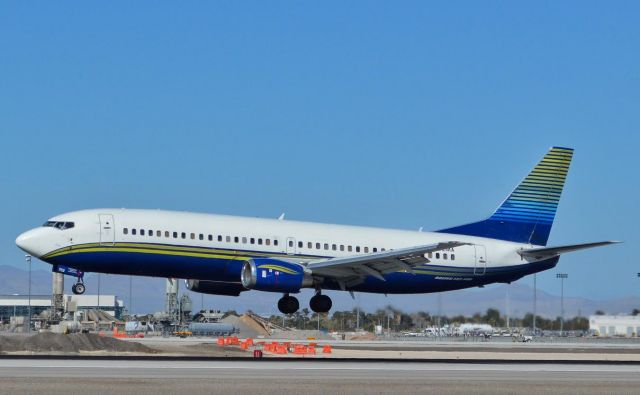 BOEING 737-400 (N752MA) - Charter into Vegas!