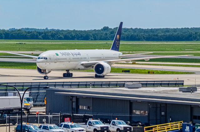 BOEING 777-300 (HKAK41)